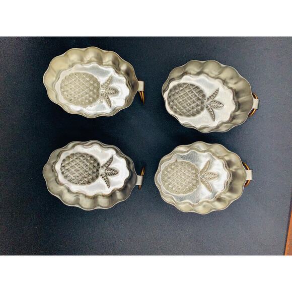 William Sonoma Set of Four Copper finish Pineapple Molds - Picture 10 of 11